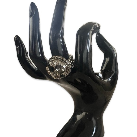 Ornate Silver and Fashion Stretchband Ring - Picture 3 of 5